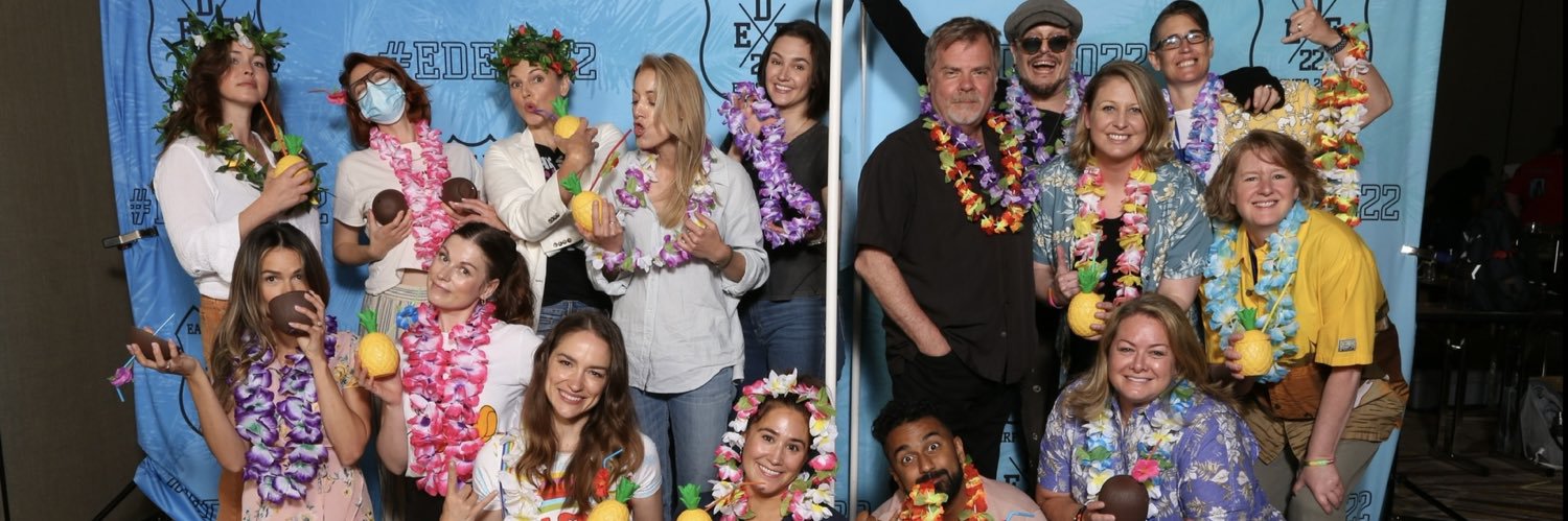 Noelani 🤙🏼 🌺🌈📪 banner