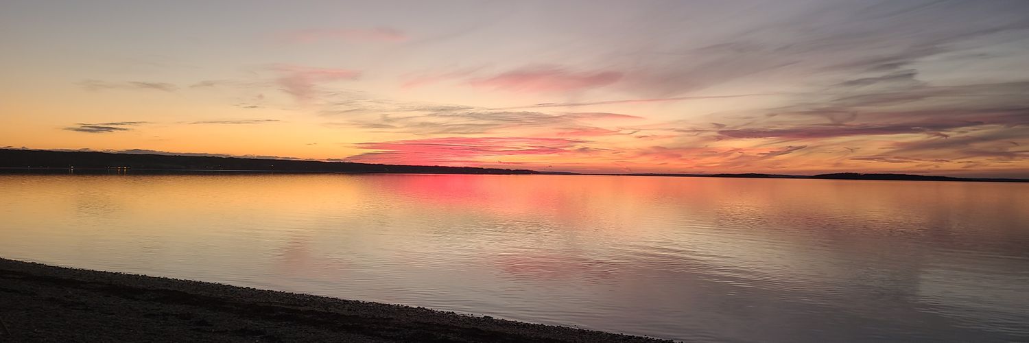 veryunek's profile banner image
