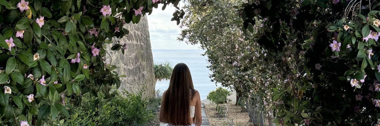 2001_bernaa's profile banner image