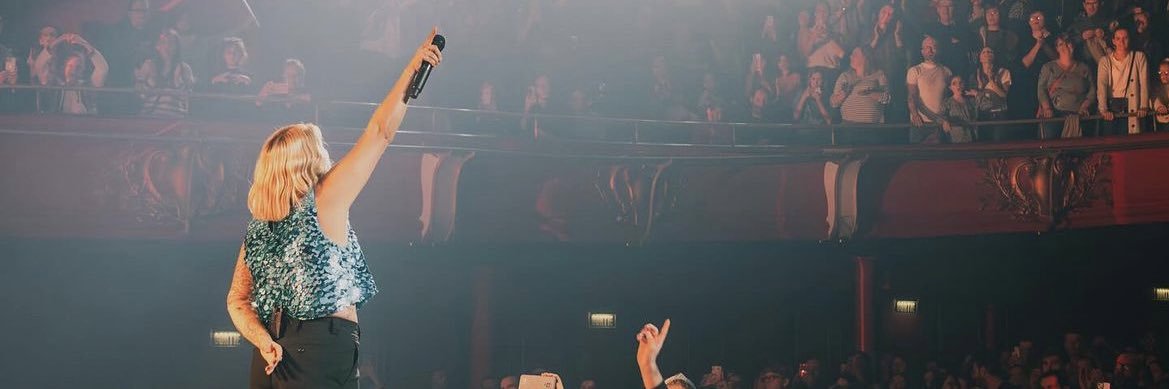 claraavne's profile banner image