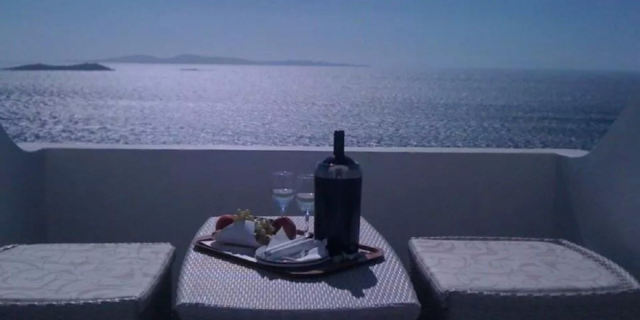 VickyVolikakis's profile banner image
