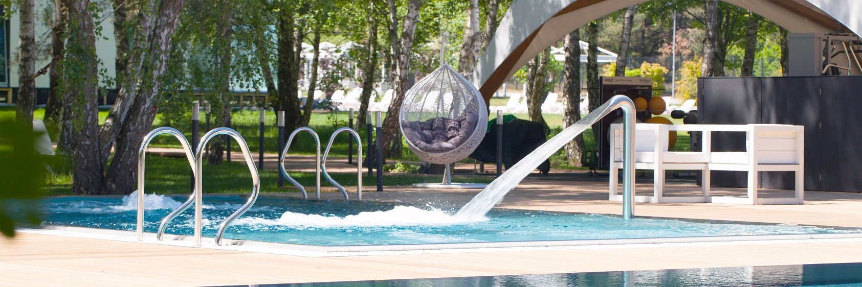 RoseviaResort's profile banner image