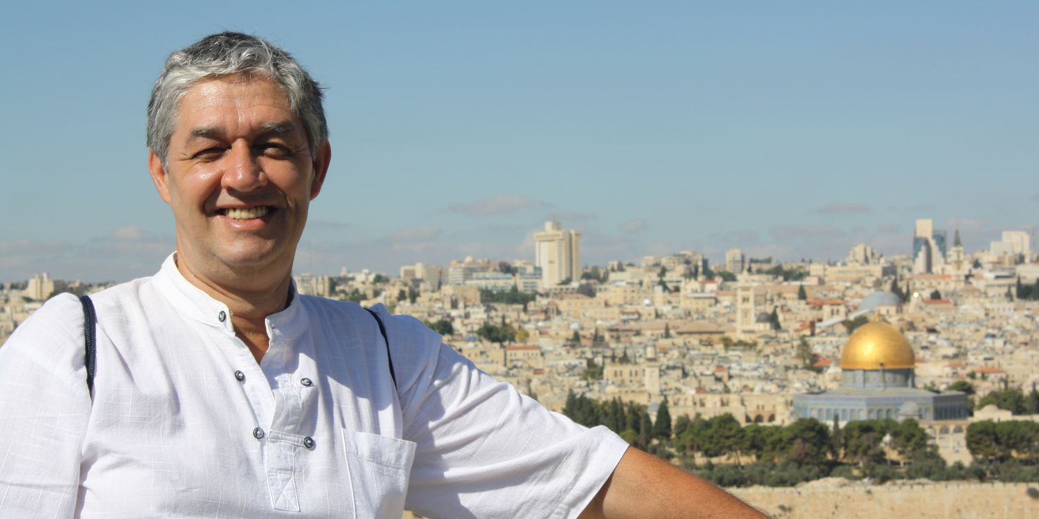 carlosdezen's profile banner image