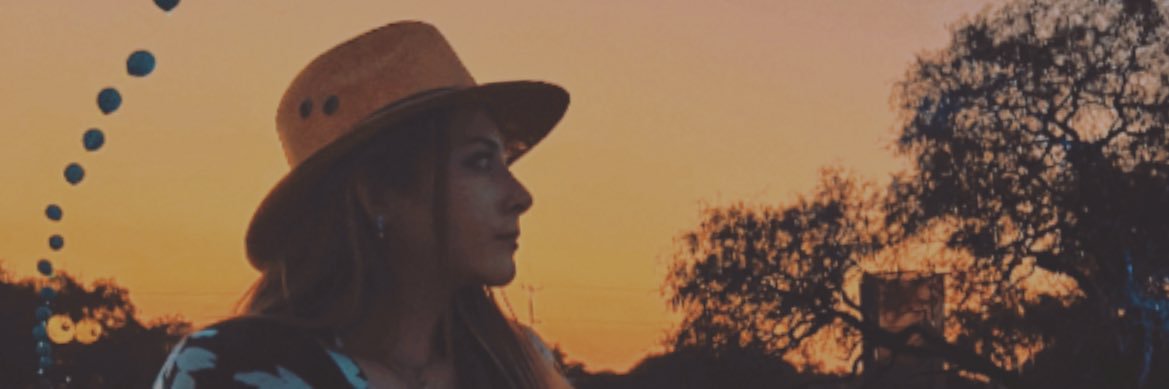 ileanamore's profile banner image