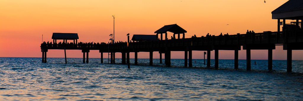 SunsetsAtPier60's profile banner image