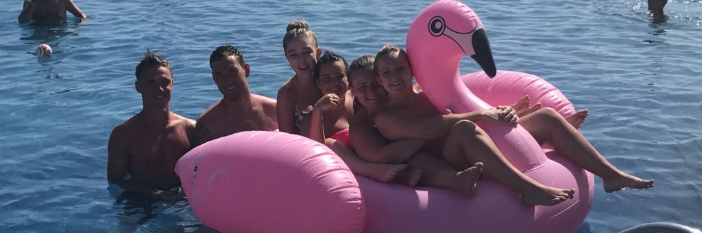 carlyy_mae's profile banner image