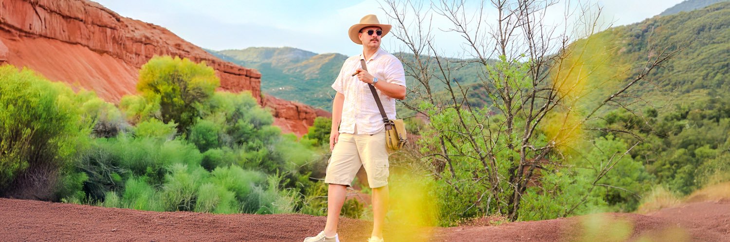 JULIAN STUDIO TRAVELER banner