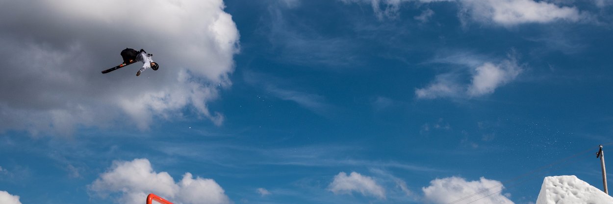 Yan Bussieres banner