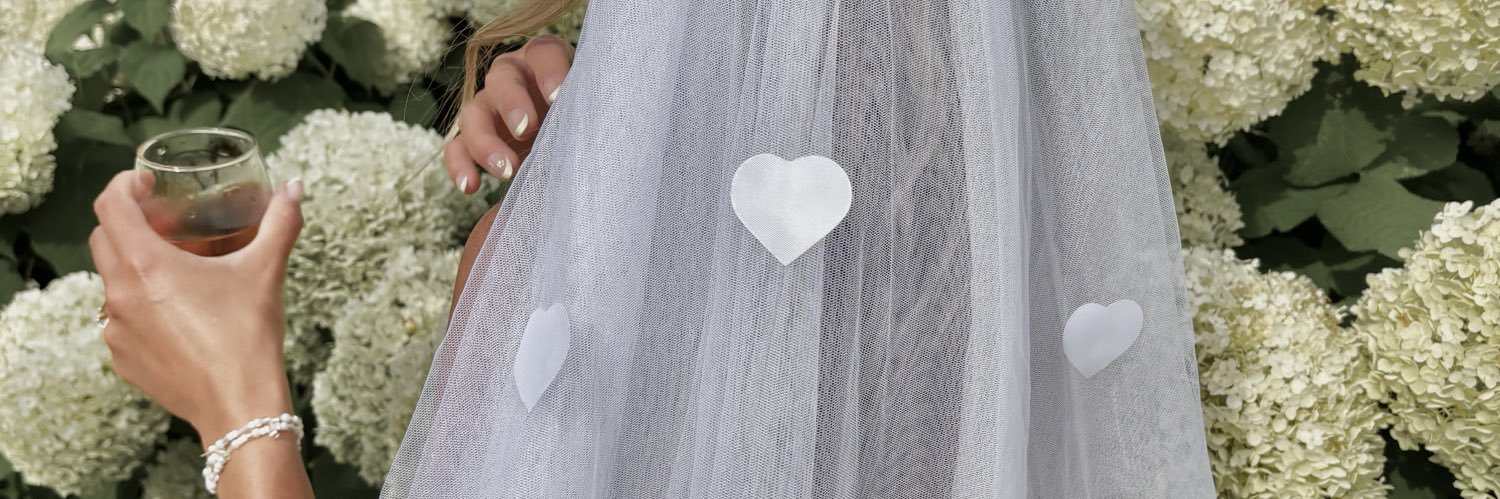 Madelinetoth's profile banner image