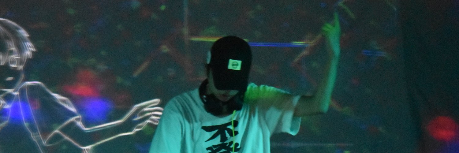 iluvlio's profile banner image