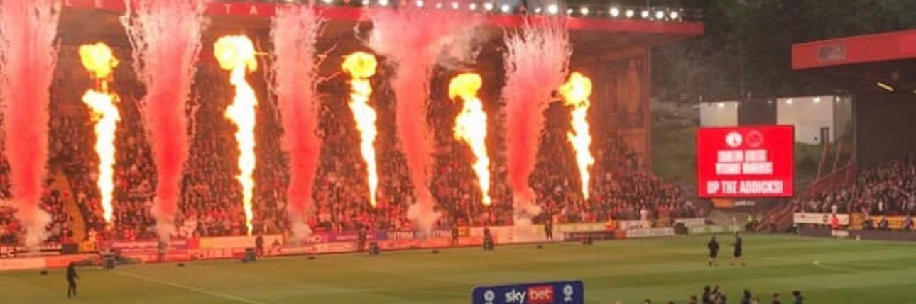 lee_hewitt's profile banner image