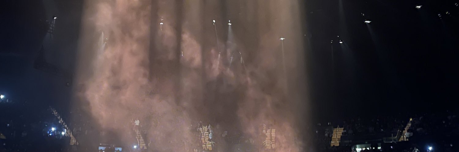 leeahamae's profile banner image