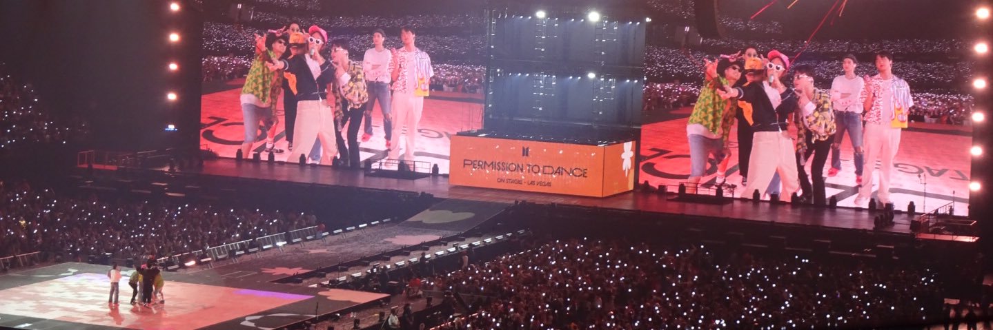 Louise 🥢 ✨🇺🇸 banner