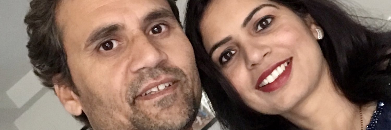 komalmeena's profile banner image