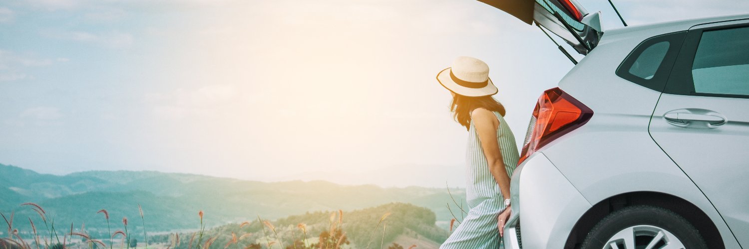 AlinaDini's profile banner image