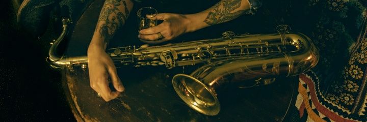 Binker Golding banner