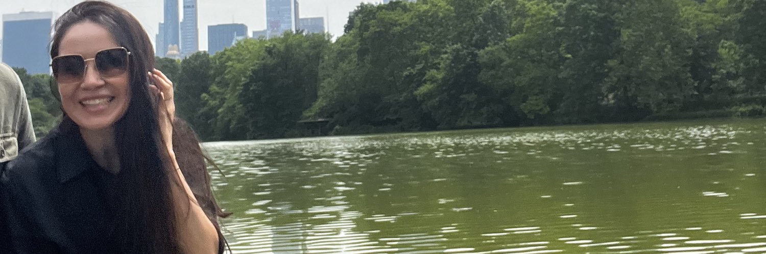 lizzbarro's profile banner image
