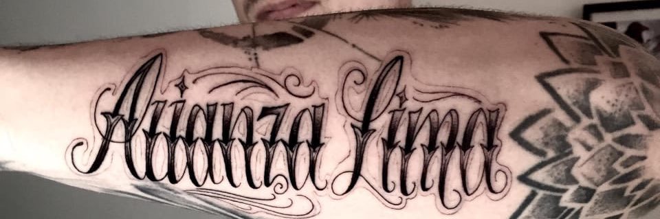 G banner