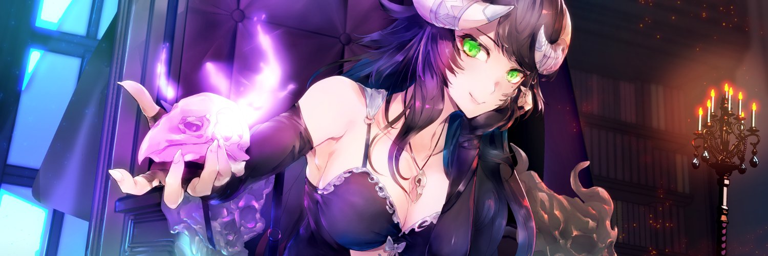 Sara Moon🌙 banner
