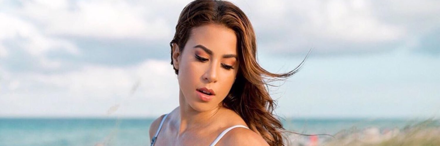 Yaritzamdina's profile banner image