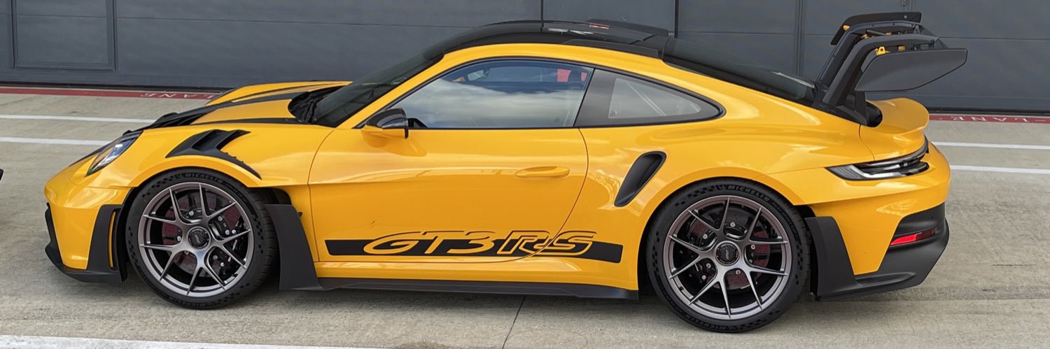 r8r88's profile banner image