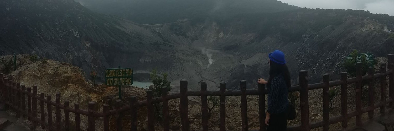 JuneItta's profile banner image