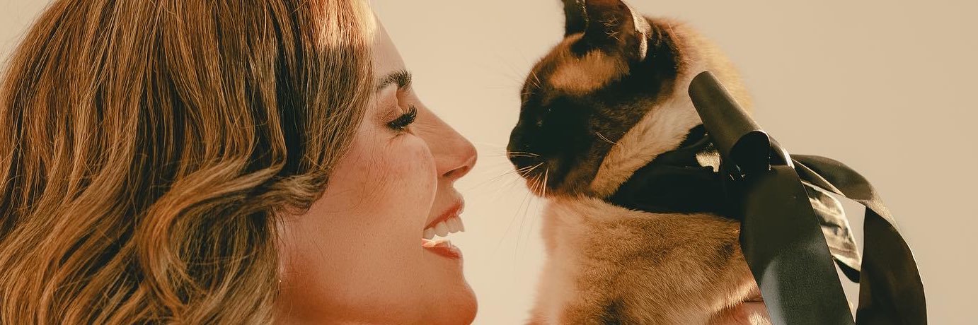 KarinaCalmetOficial banner