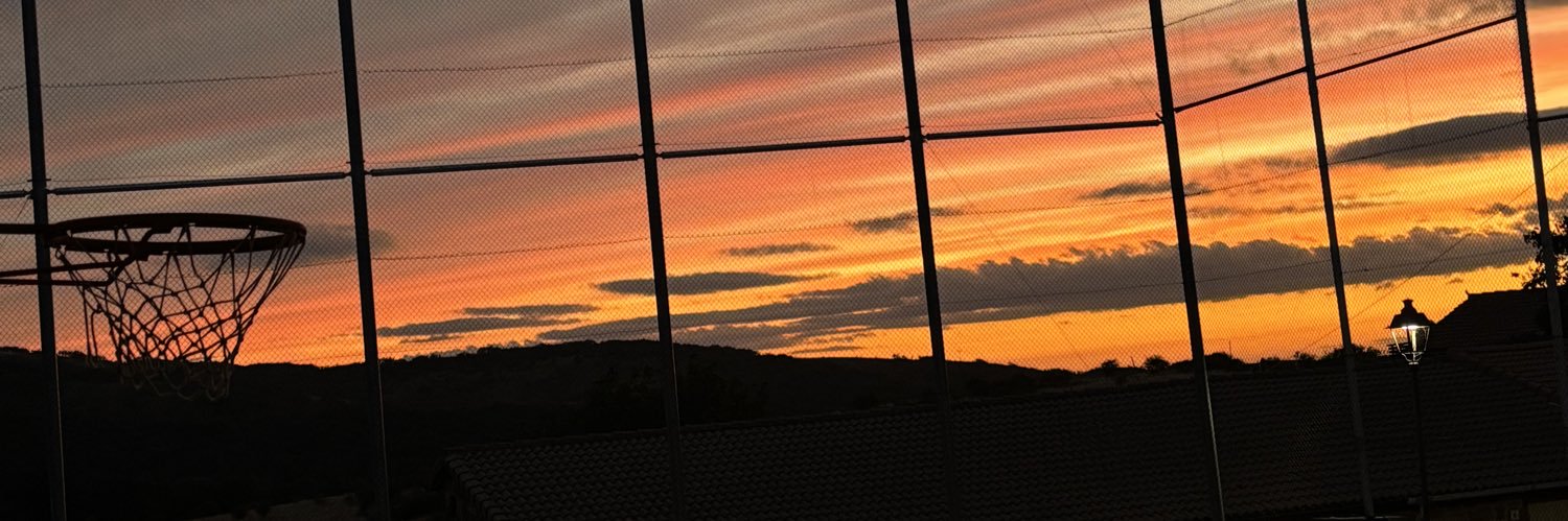 Rebeca_83's profile banner image