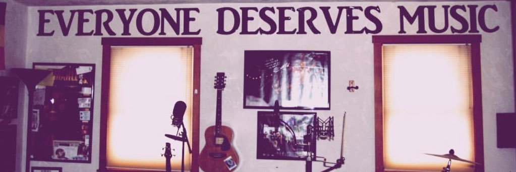 belleensor's profile banner image