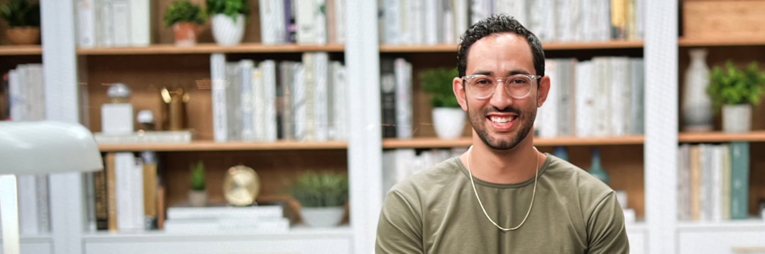 Frank Ramírez banner