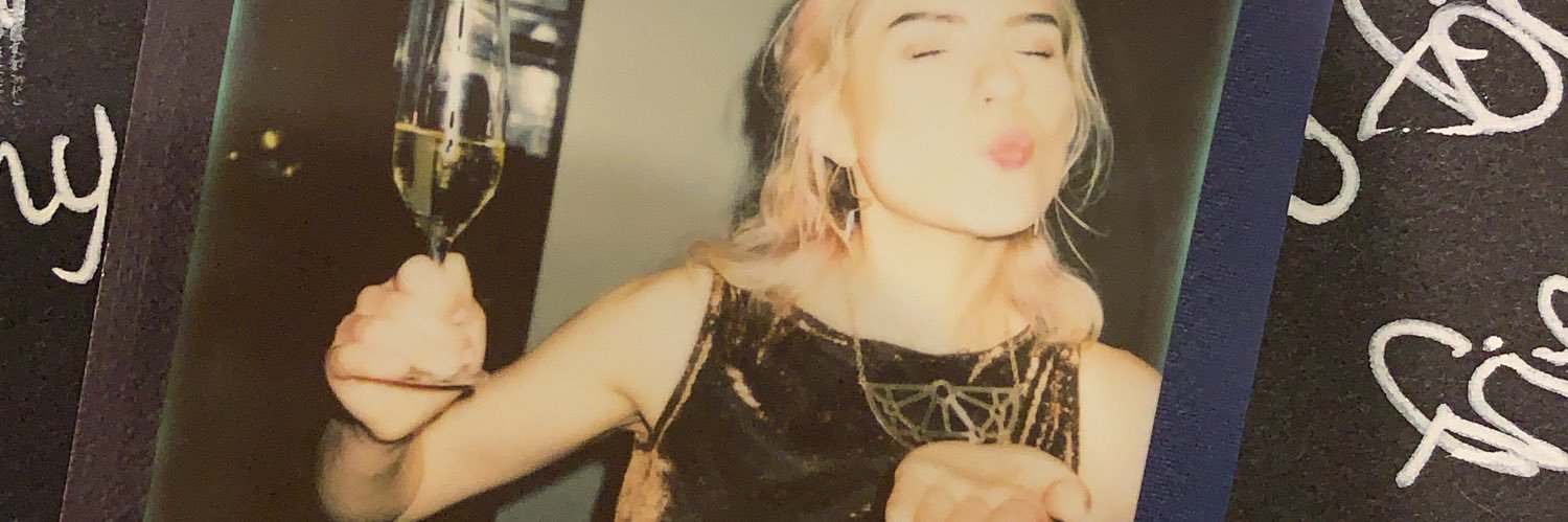 Sn33kyGal's profile banner image