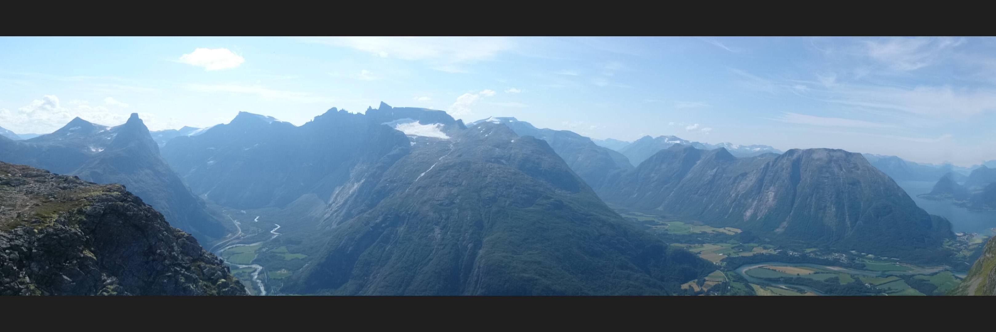 breeiv's profile banner image