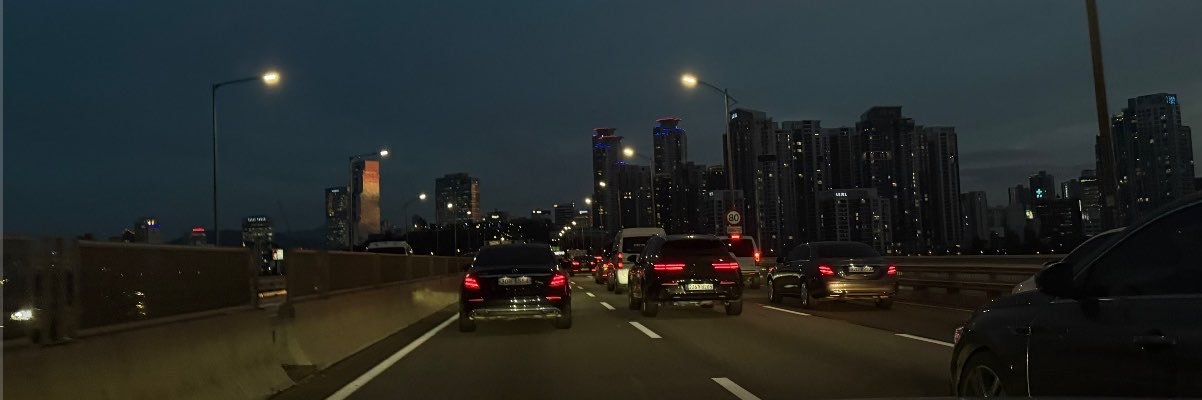 s_hong's profile banner image