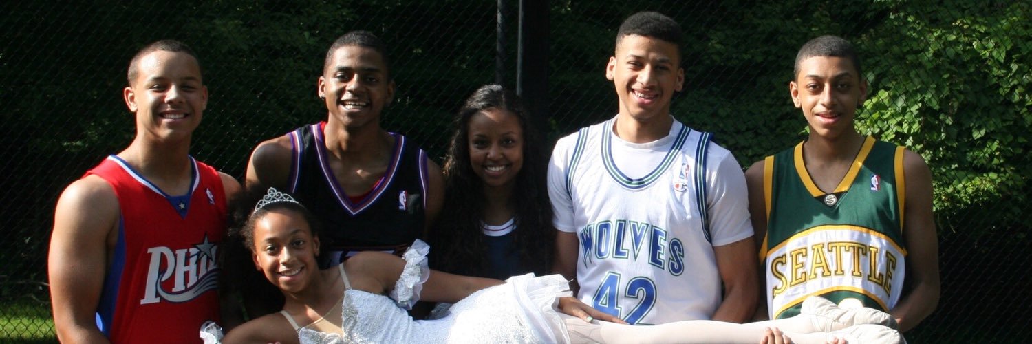 Leea Marshall banner
