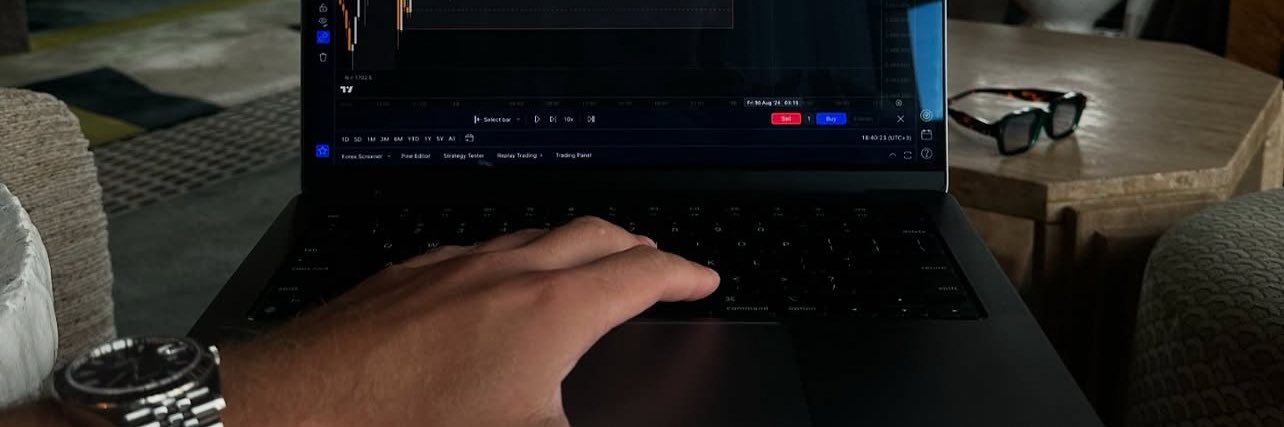 Dovytrade's profile banner image