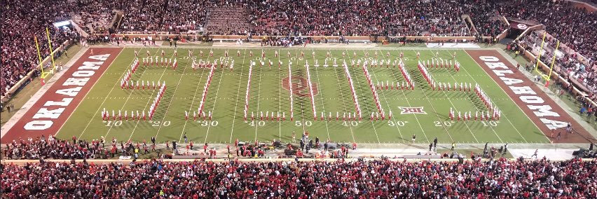 Bob Stoops Statue banner