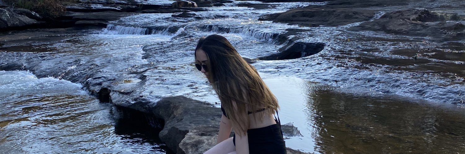 bhelatriz_'s profile banner image