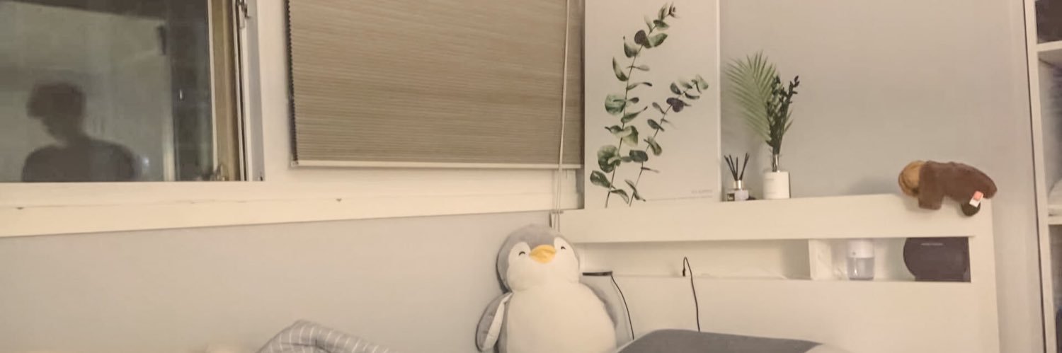 likepeach_model's profile banner image