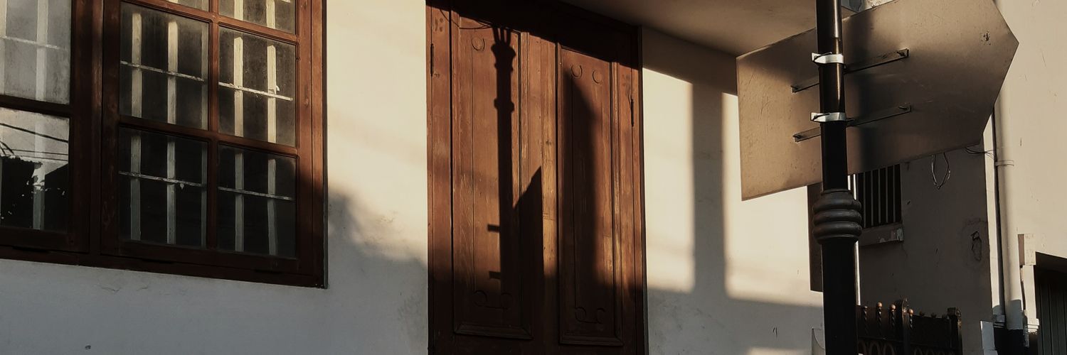 urshinnee's profile banner image