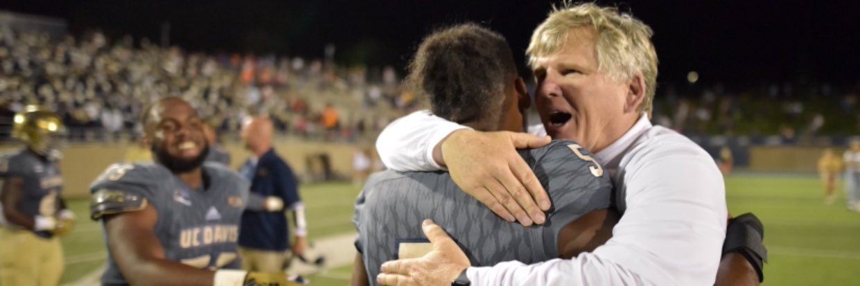 Isiah “Zeek” Olavé banner