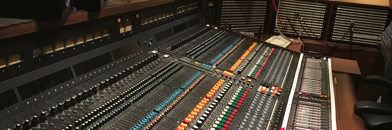 vic___t's profile banner image