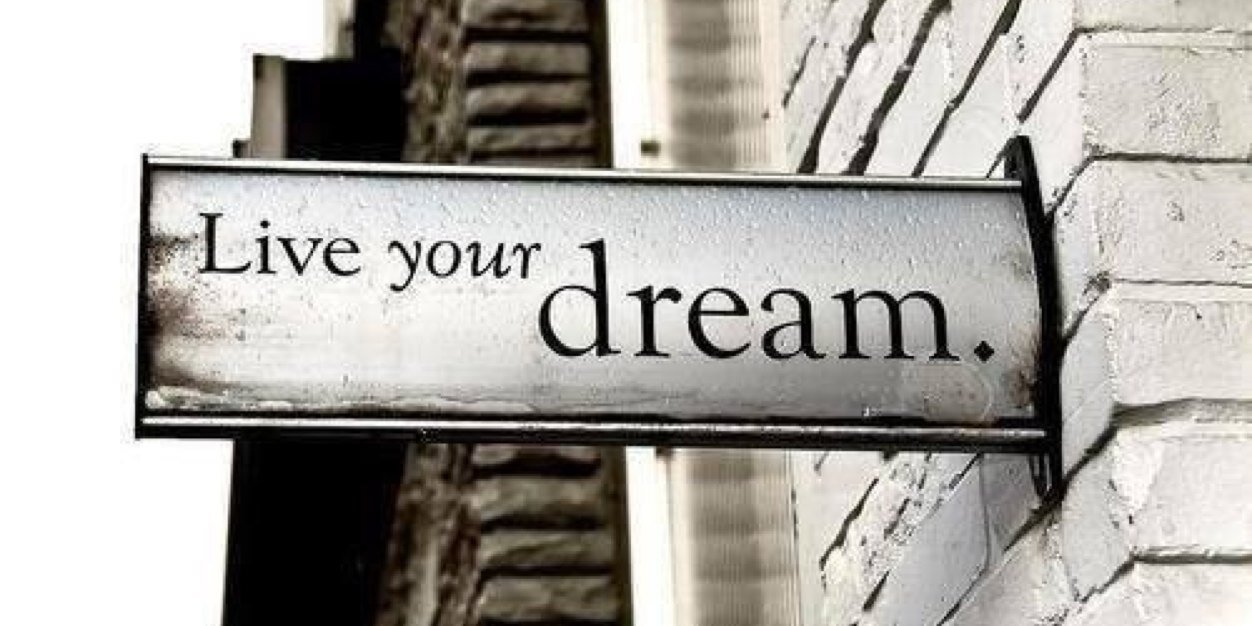 Laura Torrisi ® banner