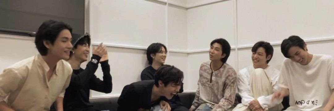 piadina⁷; is seeing BTS banner