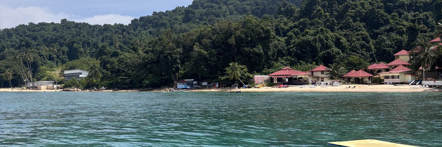 лола 🫧🪷 banner