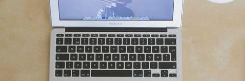 Nichelle-Lee Brady banner