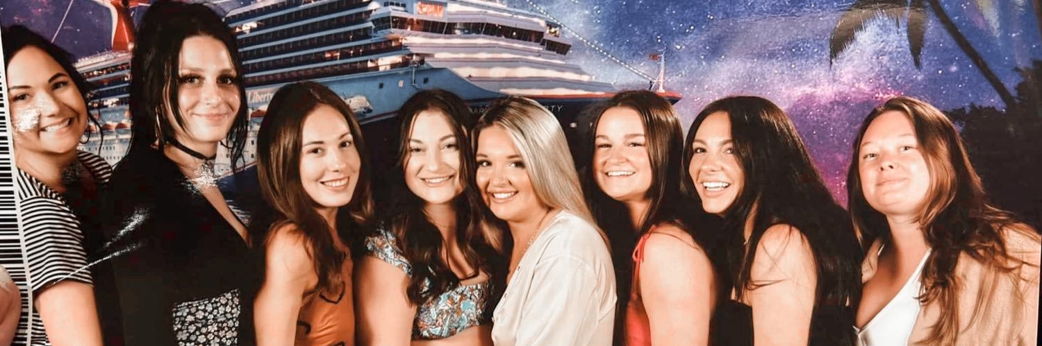 macydavis97's profile banner image