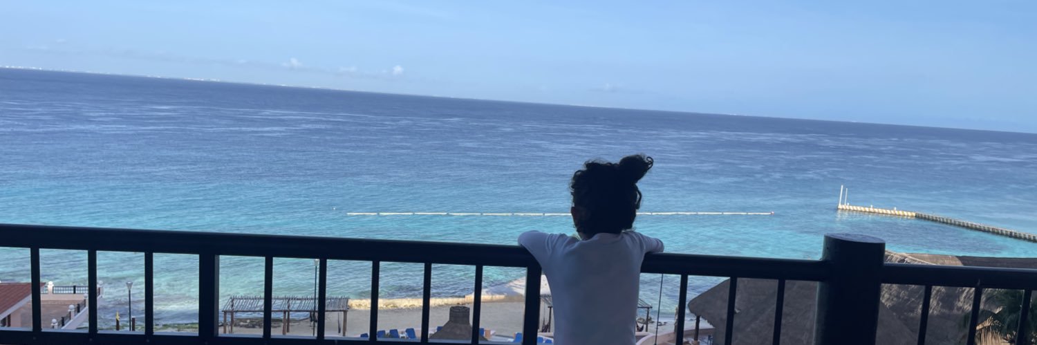 Yvix28's profile banner image