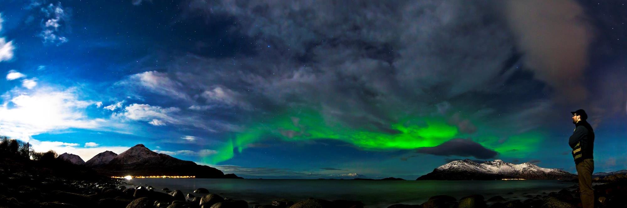 David Righton banner