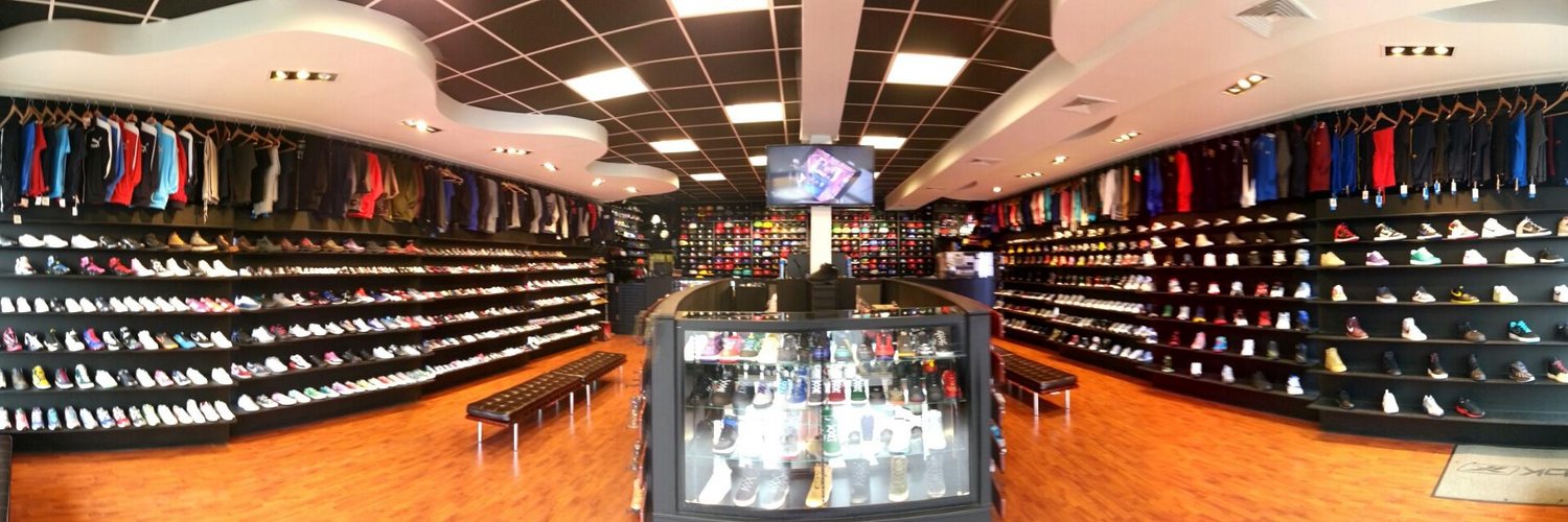 mr lee's sneaker store in brooklyn