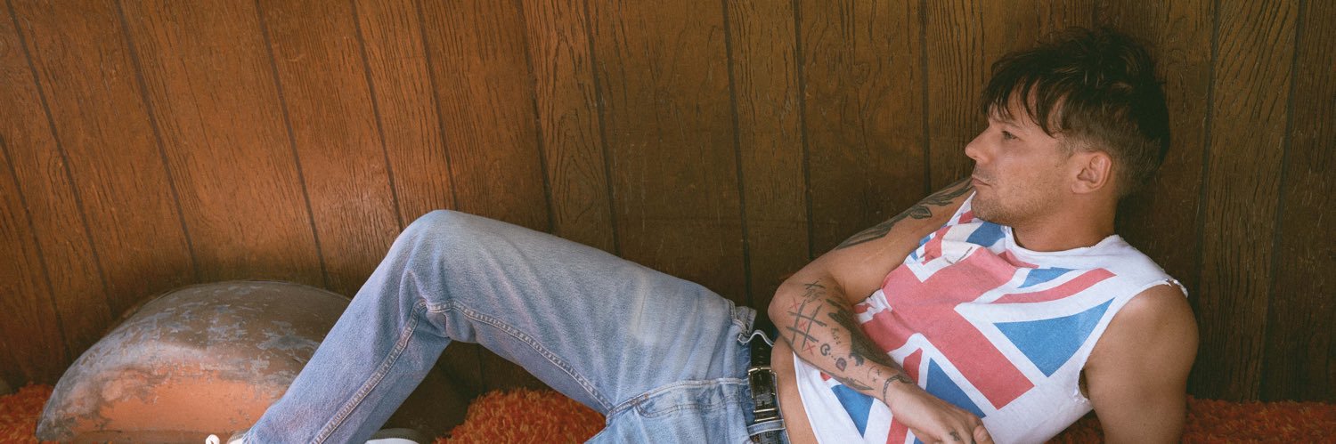 loveslouwt's profile banner image